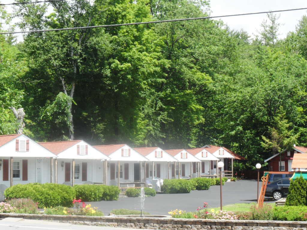 Seven Dwarfs Cabins - White Cabin Lake George Exterior foto